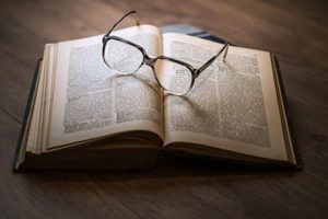 Book_and_glasses