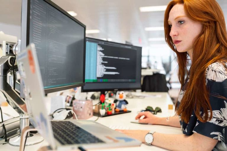 woman at computer web 1000